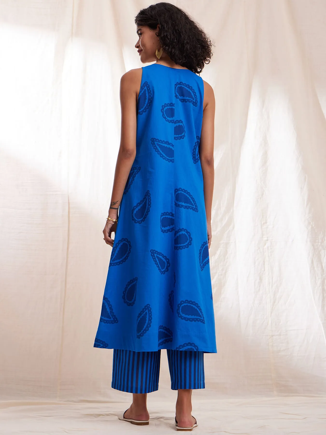 Cotton Paisley Sleeveless Kurta Set - Blue