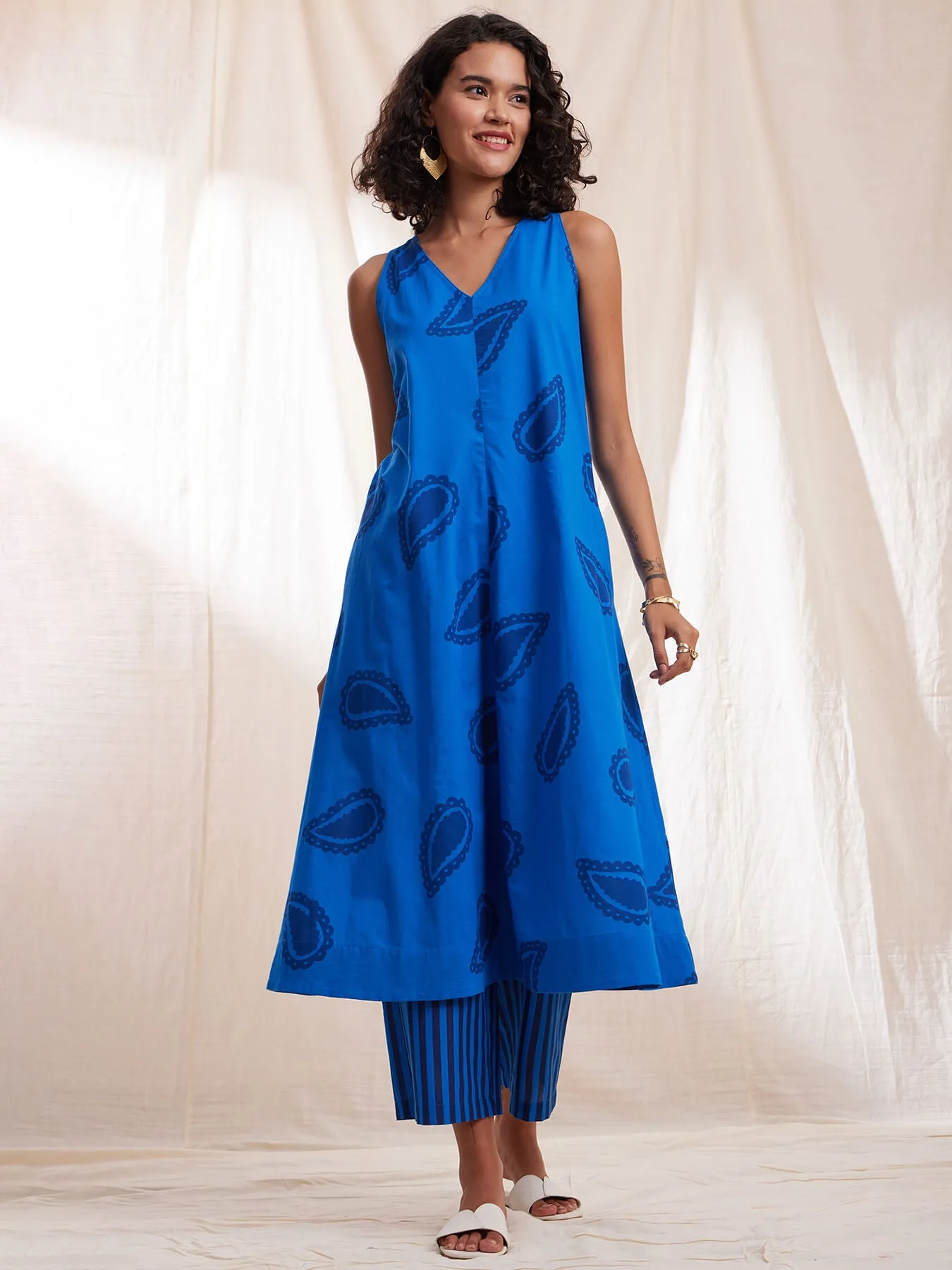 Cotton Paisley Sleeveless Kurta Set - Blue